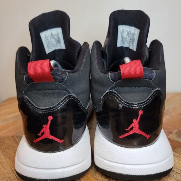 Jordan Maxin 200 Mens Size 11 Basketball Shoes Black Red White CD6107 001 2019 - Picture 4 of 10